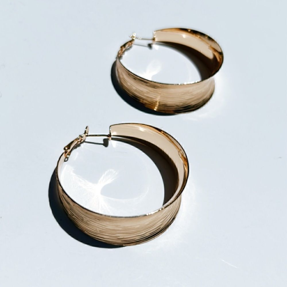 Textured hoop earring A140